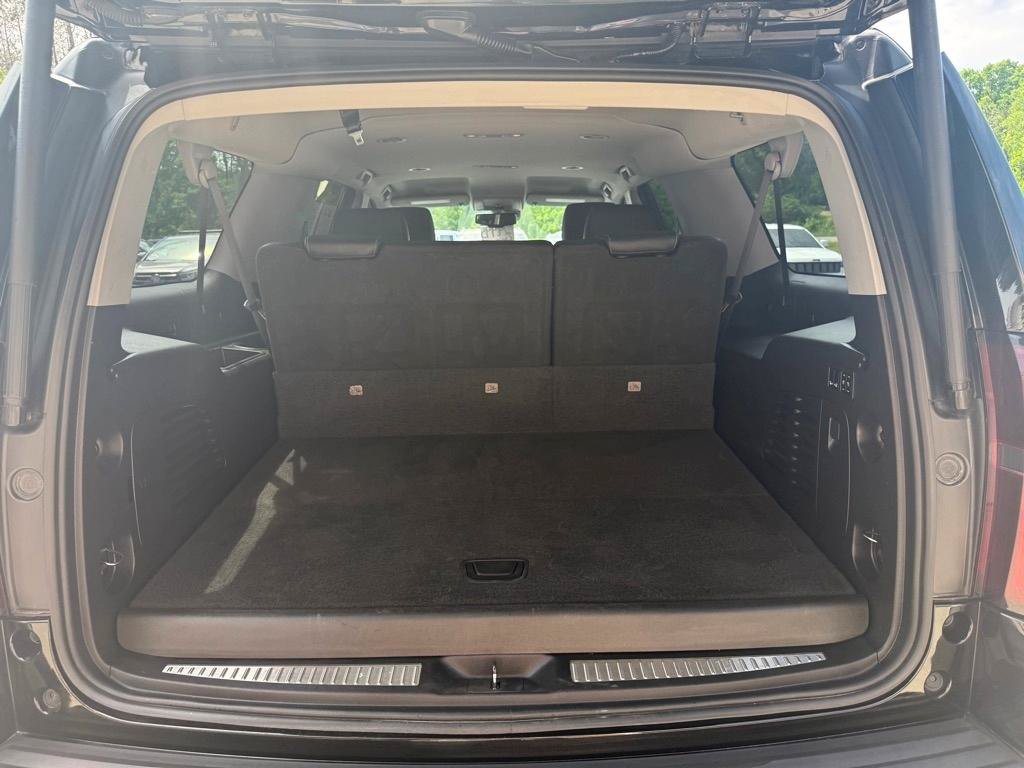 Used 2019 Chevrolet Suburban LT w/ Luxury Package AWD/4WD image 17