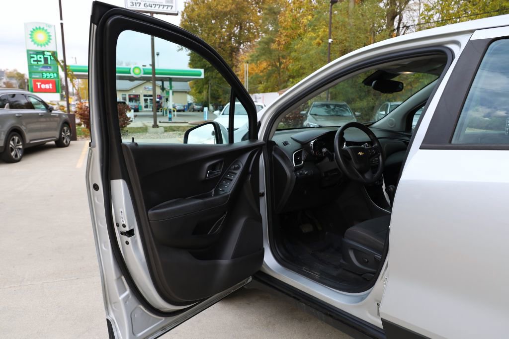 Used 2017 Chevrolet Trax LS image 9