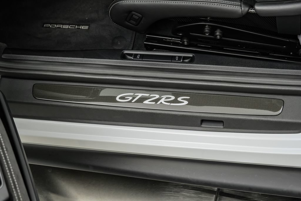 Used 2018 Porsche 911 GT2 RS RWD image 36