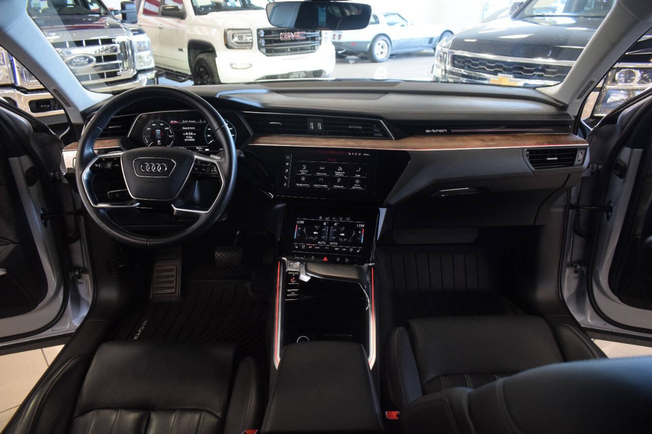 Used 2019 Audi e-tron Prestige w/ Prestige Package AWD/4WD image 48
