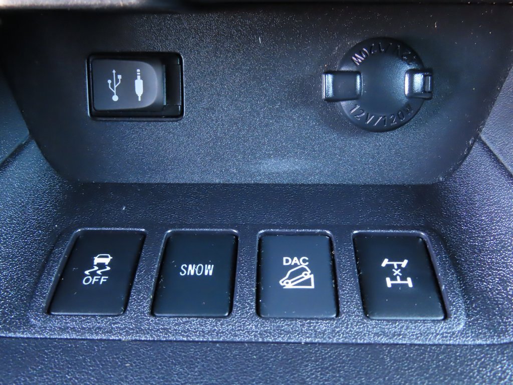 Used 2015 Toyota Highlander XLE image 11