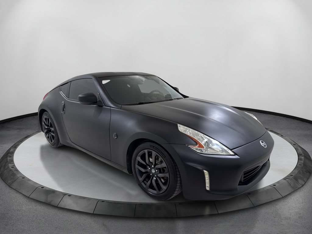 Used 2016 Nissan 370Z Coupe RWD image 3