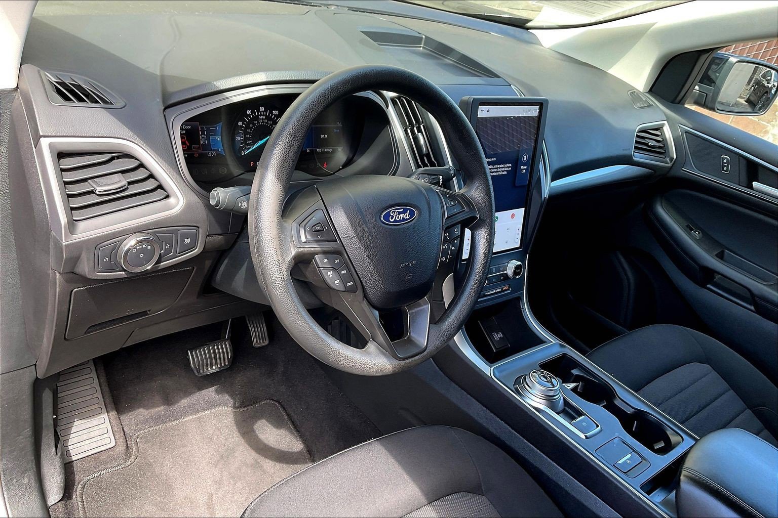 Used 2022 Ford Edge SE w/ Black Appearance Package image 14