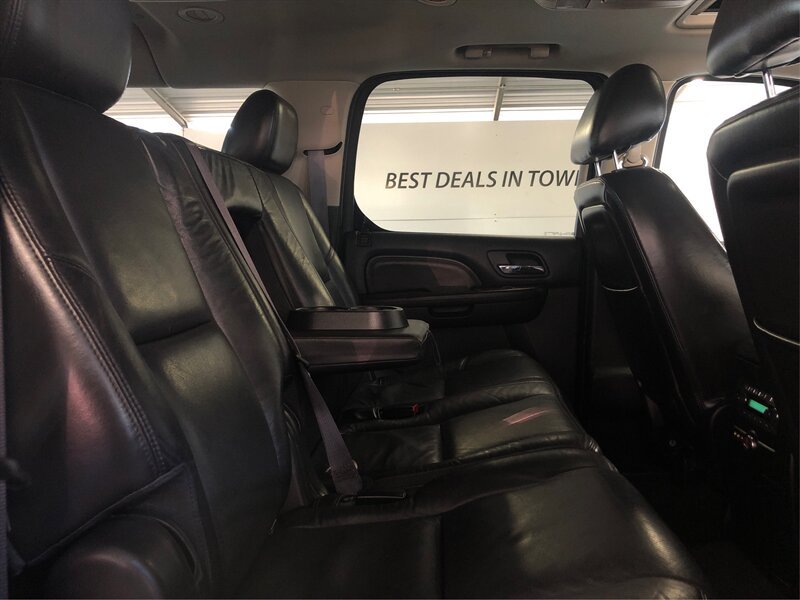 Used 2011 Cadillac Escalade ESV Premium AWD/4WD image 10