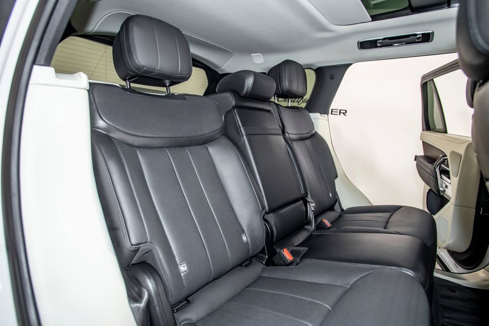 Used 2024 Land Rover Range Rover SE AWD/4WD image 15