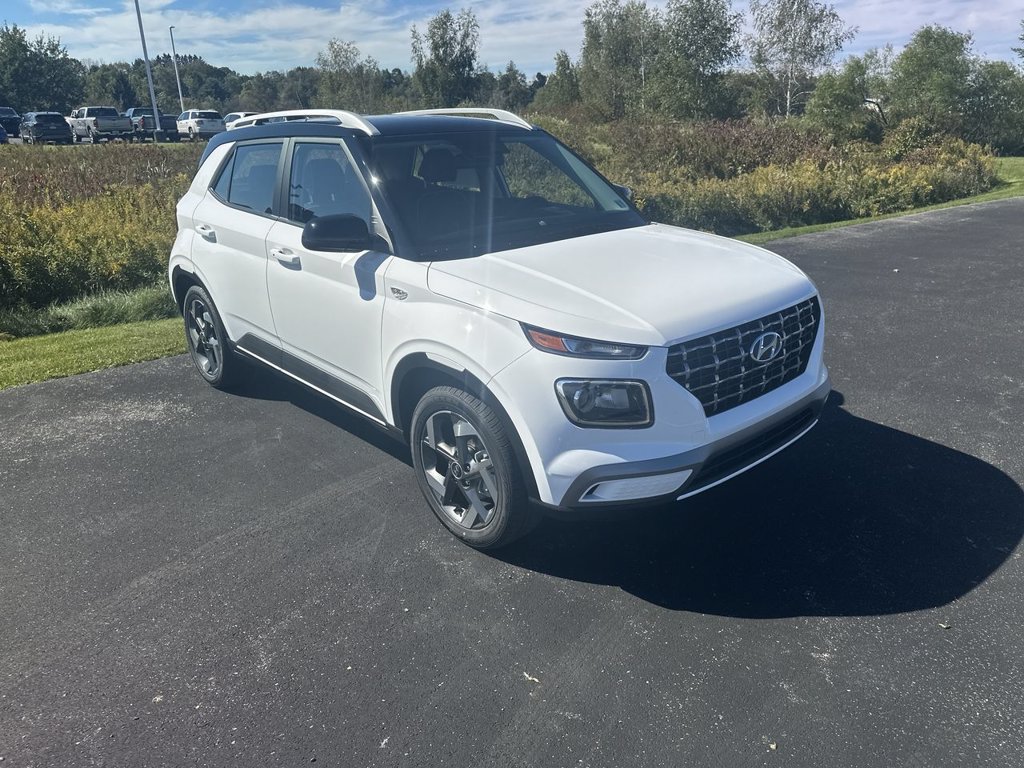 New 2026 Hyundai Venue SEL FWD image 2