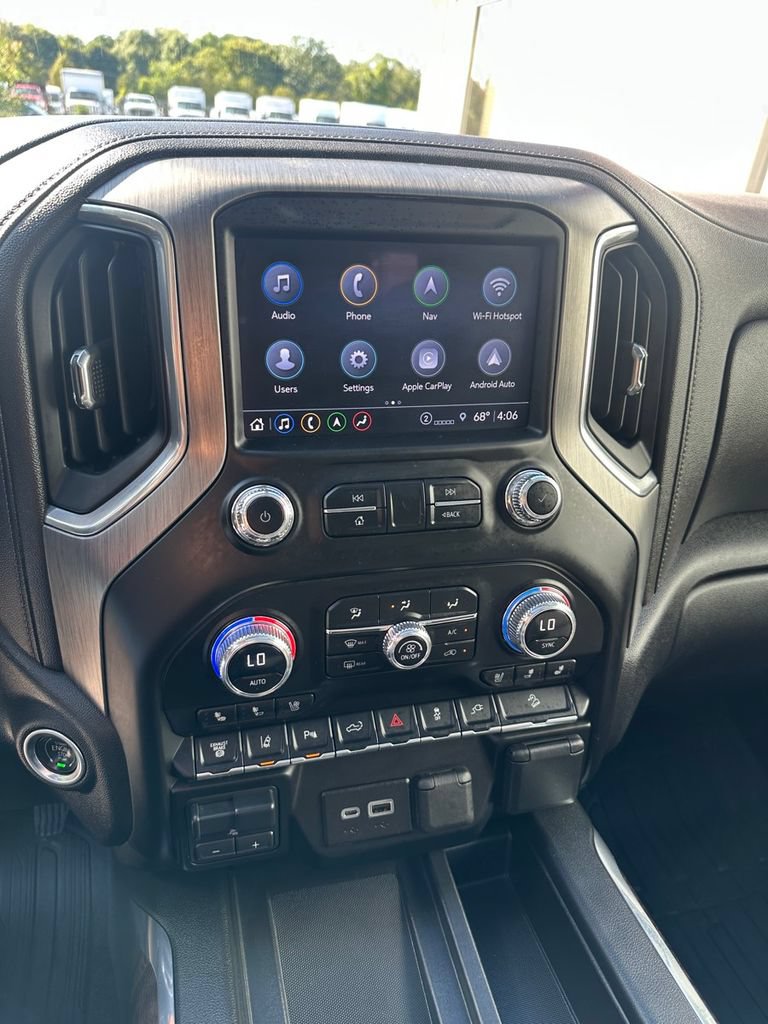 Used 2023 GMC Sierra 2500 Denali w/ Denali Ultimate Package AWD/4WD image 18