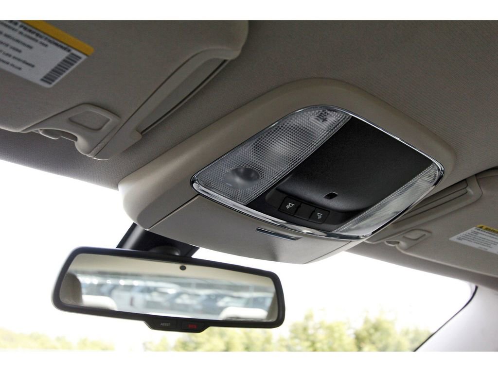 Used 2017 Chrysler 300 Limited image 25