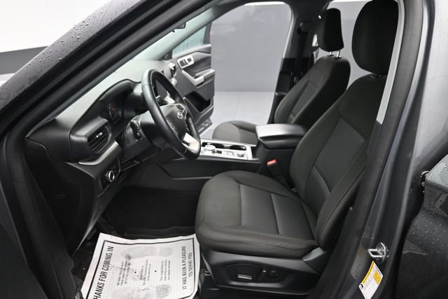 Used 2023 Ford Explorer XLT AWD/4WD image 12