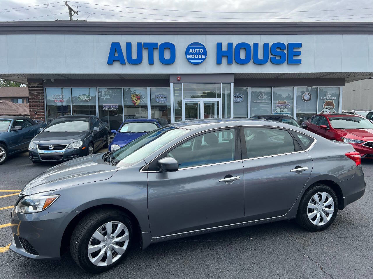 Used 2016 Nissan Sentra SV image 1