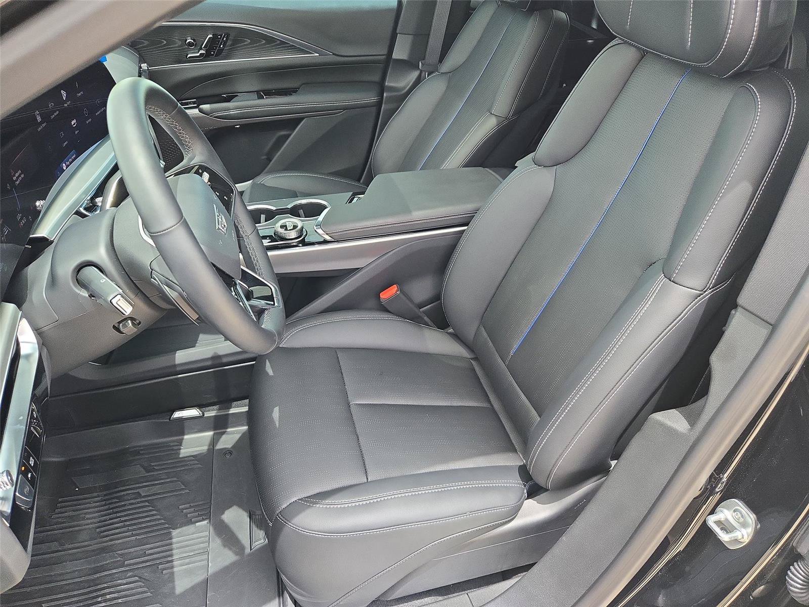 New 2025 Cadillac Lyriq Sport w/ LPO, Floor Liner Package AWD/4WD image 11
