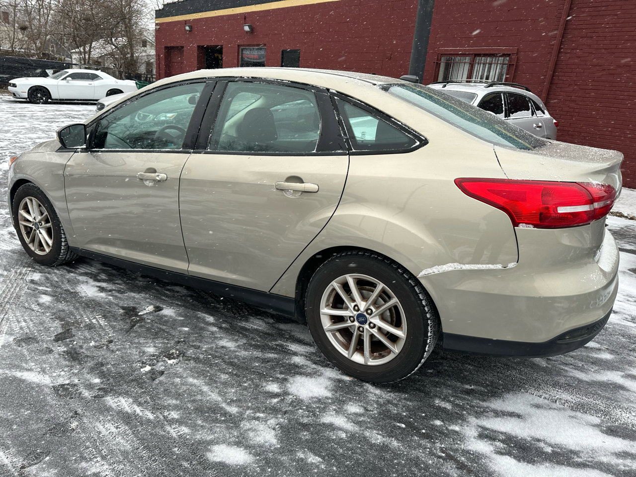 Used 2016 Ford Focus SE w/ SE Cold Weather Package image 3