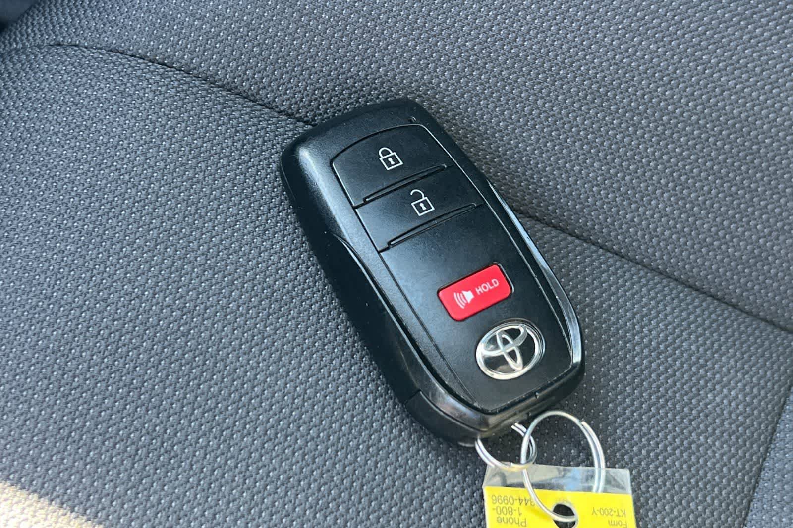 Used 2024 Toyota Corolla Cross LE AWD/4WD image 26