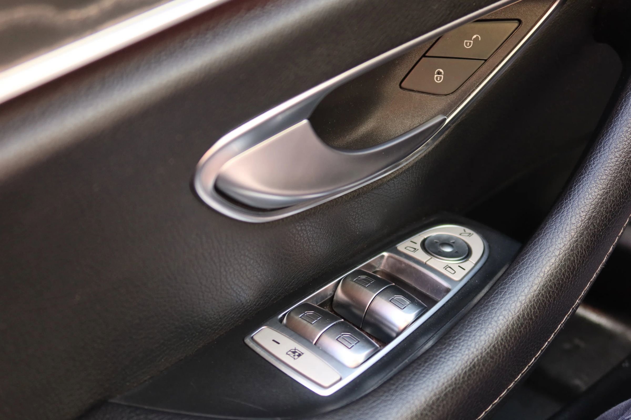 Used 2020 Mercedes-Benz E 350 4MATIC Sedan image 10