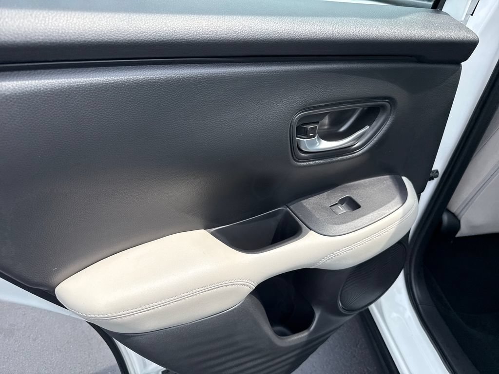 Certified 2025 Honda HR-V LX image 16