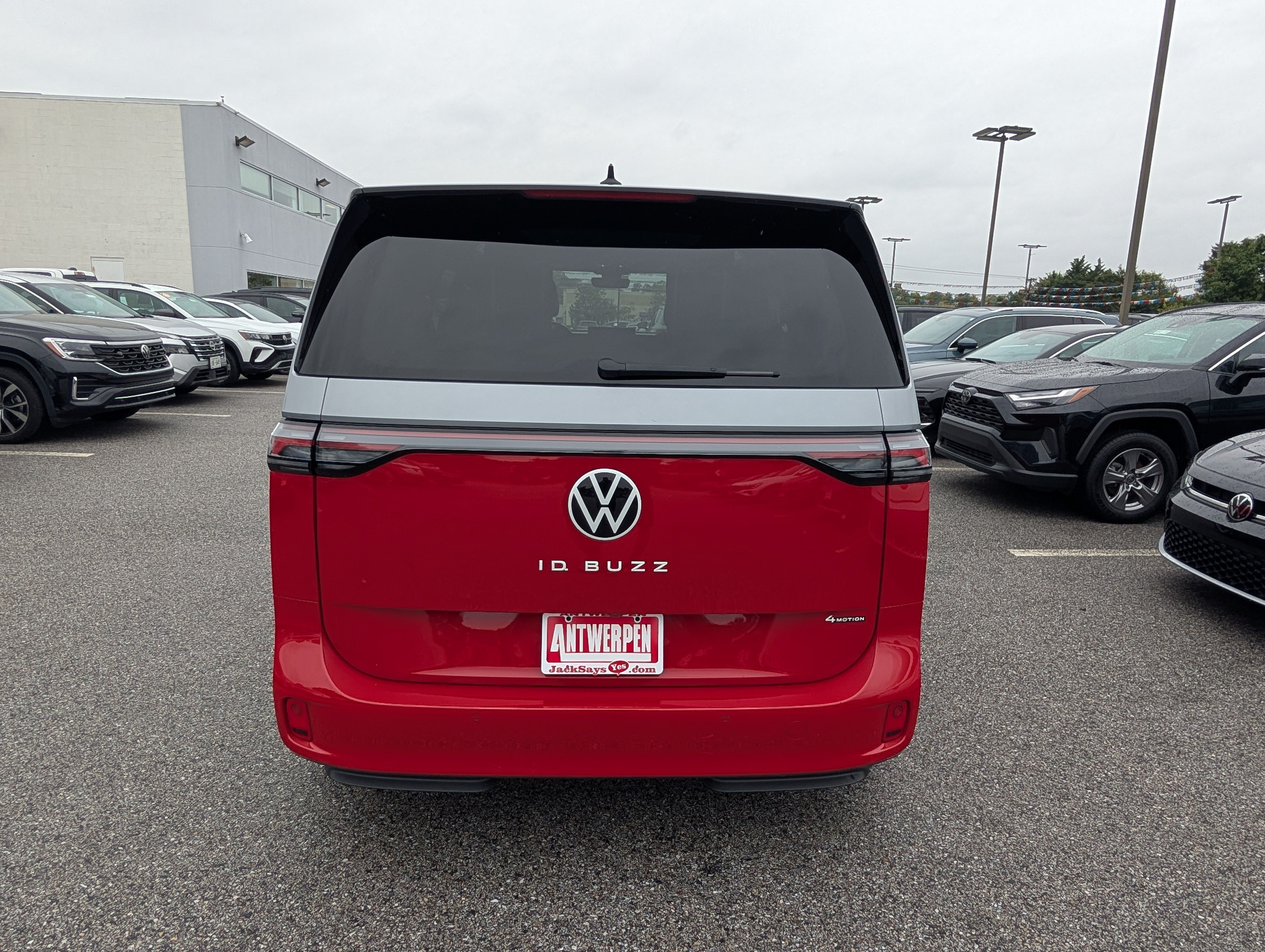 Used 2025 Volkswagen ID. Buzz Pro S Plus AWD/4WD image 4