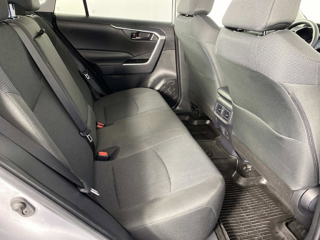 Used 2025 Toyota RAV4 LE AWD/4WD image 12