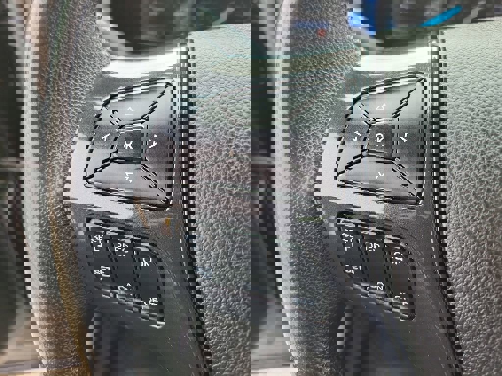 Used 2019 Ford Explorer XLT image 24