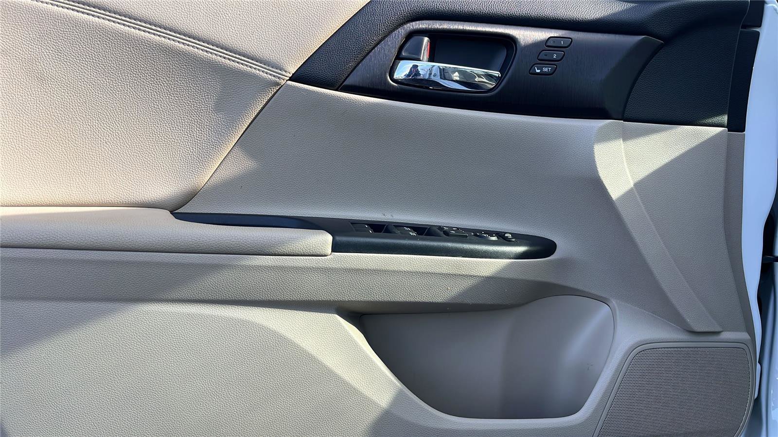 Used 2013 Honda Accord EX-L image 16