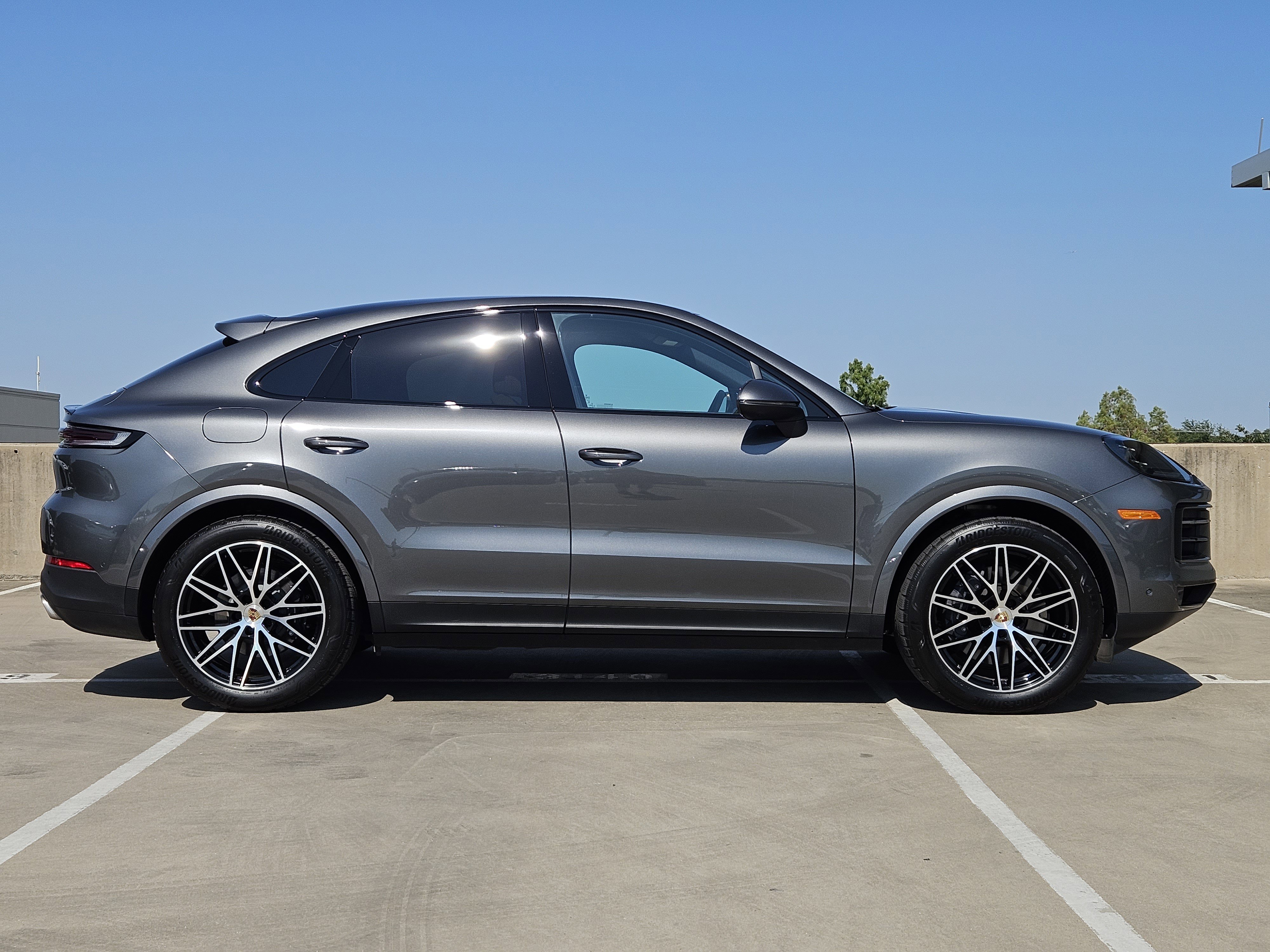 Certified 2025 Porsche Cayenne Coupe image 9