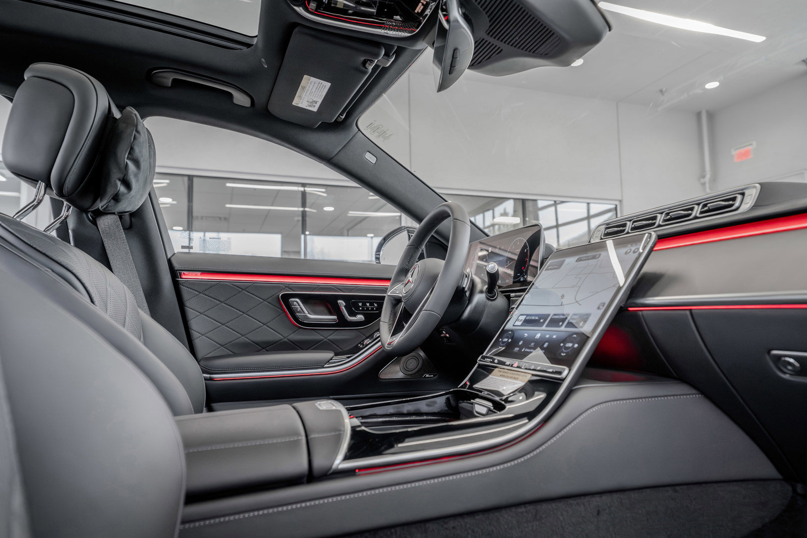 New 2025 Mercedes-Benz S 580 4MATIC Sedan image 17