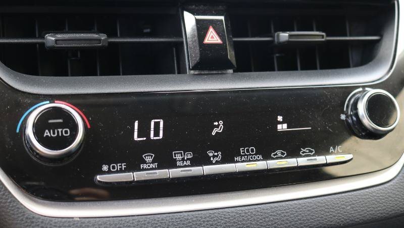 Used 2020 Toyota Corolla LE FWD image 15