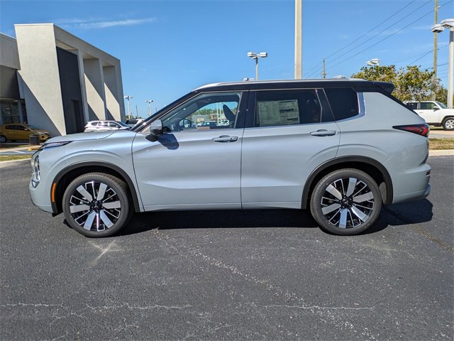 New 2025 Mitsubishi Outlander SEL image 8