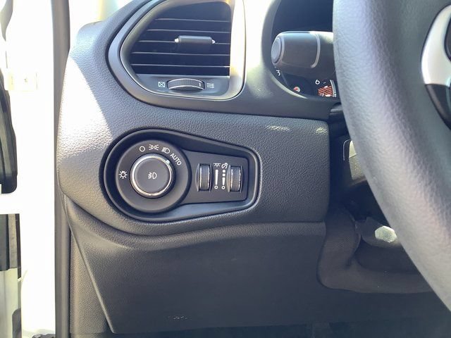 Used 2023 Jeep Renegade Latitude AWD/4WD image 15