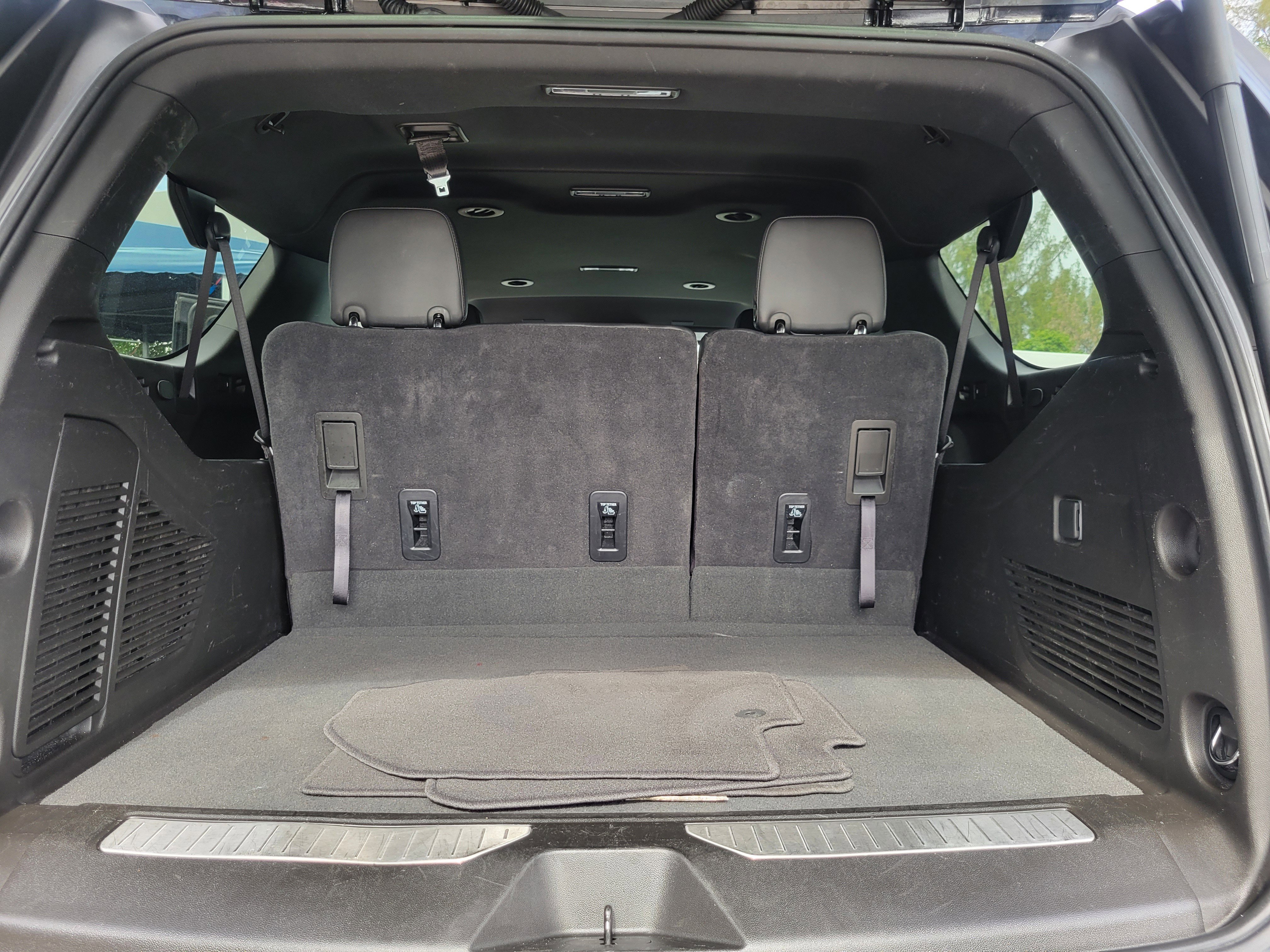 Used 2025 Chevrolet Suburban Z71 AWD/4WD image 17