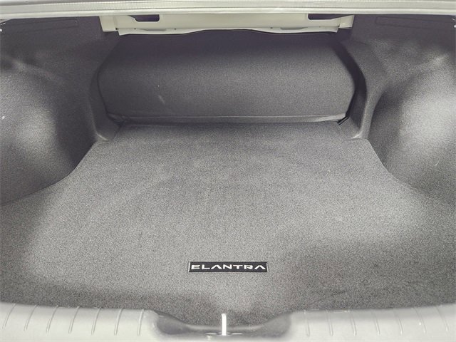 Certified 2025 Hyundai Elantra SE image 14