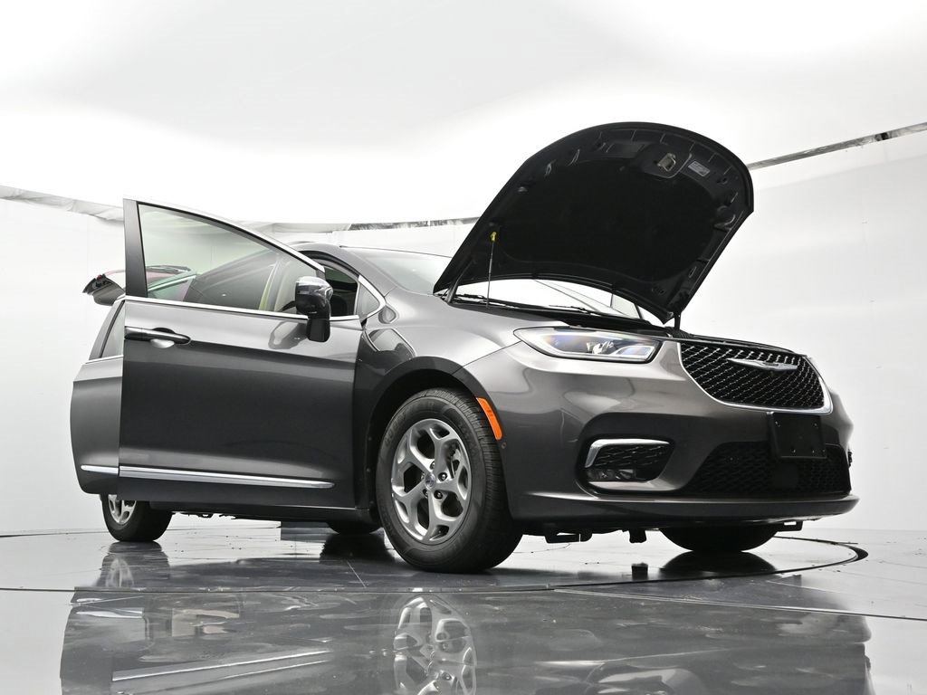 Used 2022 Chrysler Pacifica Limited image 50