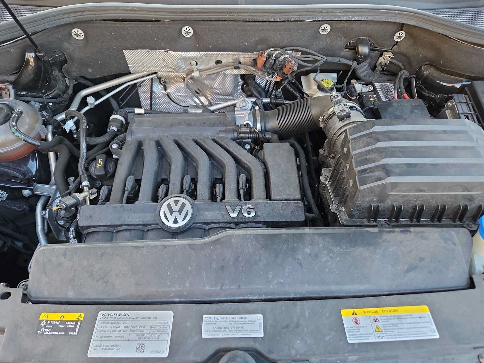 Used 2023 Volkswagen Atlas Cross Sport SEL R-Line AWD/4WD image 13