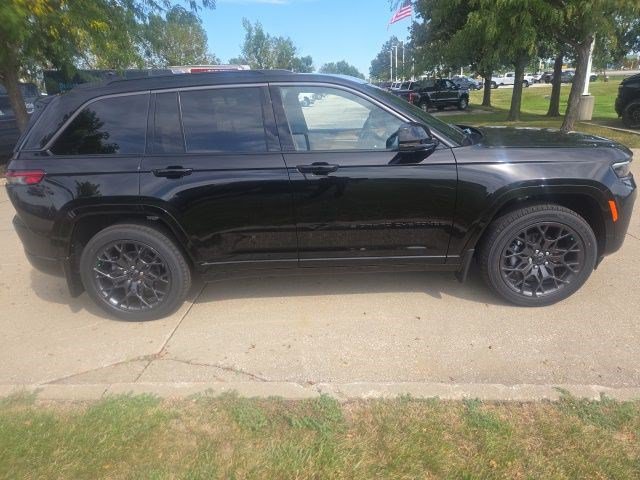 New 2027 Jeep Grand Cherokee Summit w/ Obsidian Package AWD/4WD image 5