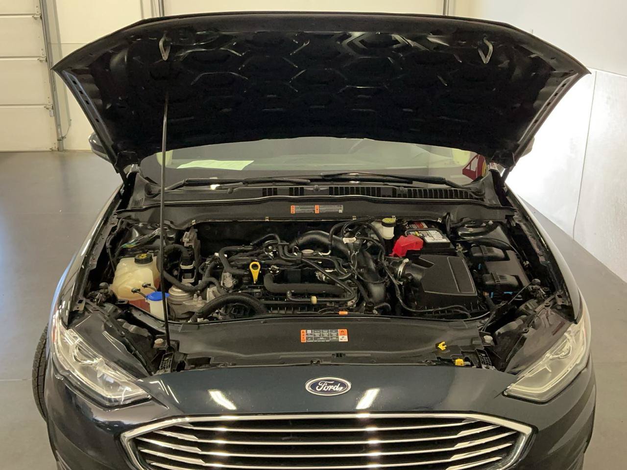 Used 2020 Ford Fusion SE FWD image 25