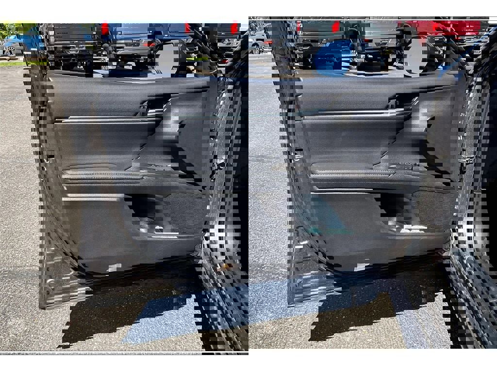 Used 2023 Toyota Camry XLE image 23