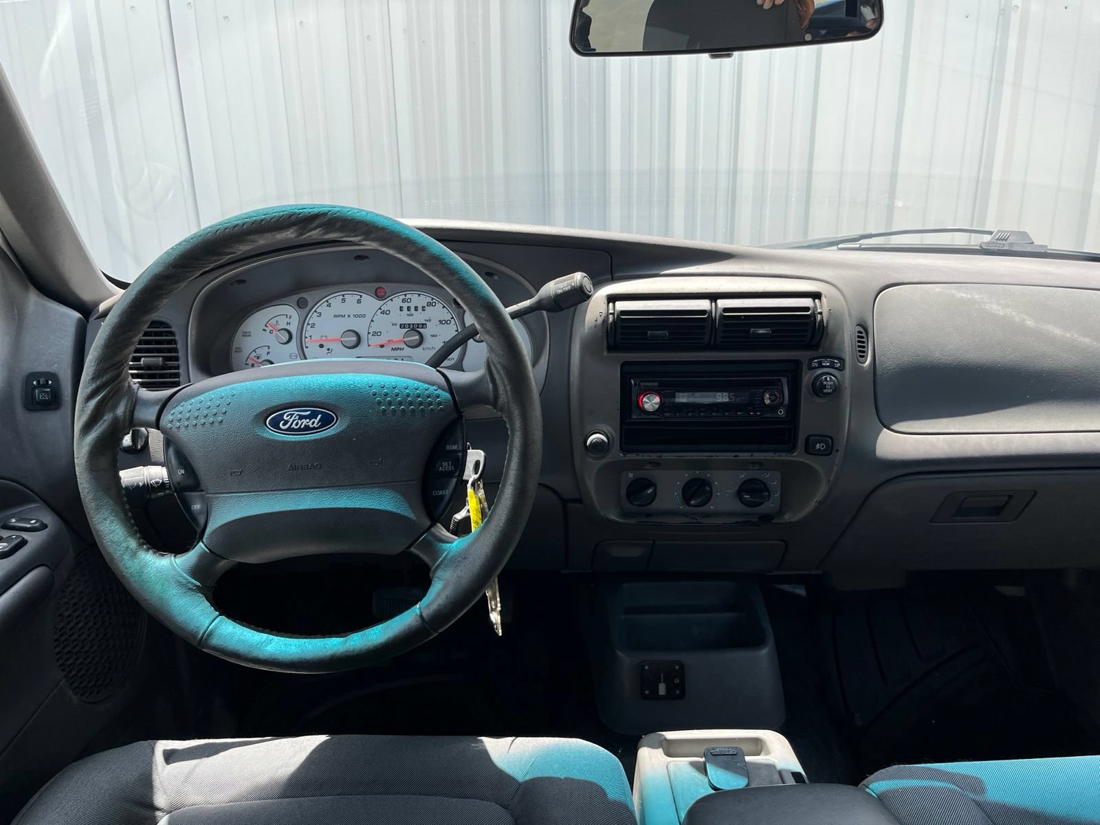 Used 2001 Ford Explorer Sport Trac 2WD image 23