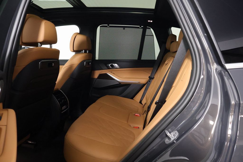 New 2026 BMW X5 xDrive50e w/ Executive Package AWD/4WD image 6