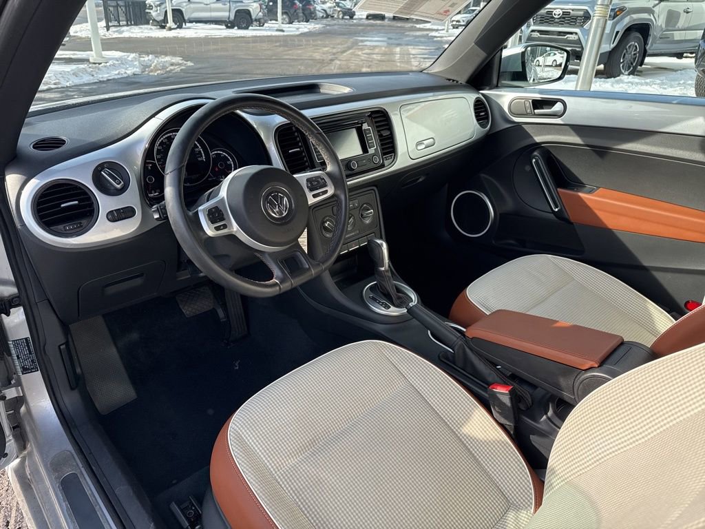 Used 2015 Volkswagen Beetle 1.8T Classic image 17