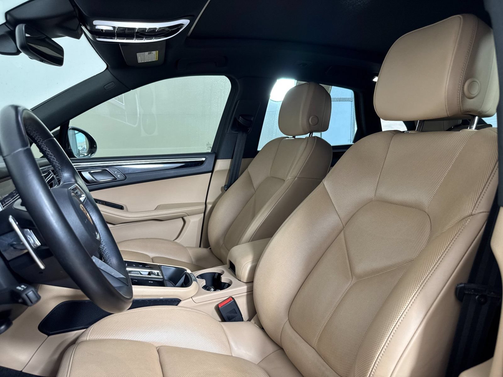 Certified 2024 Porsche Macan S AWD/4WD image 5