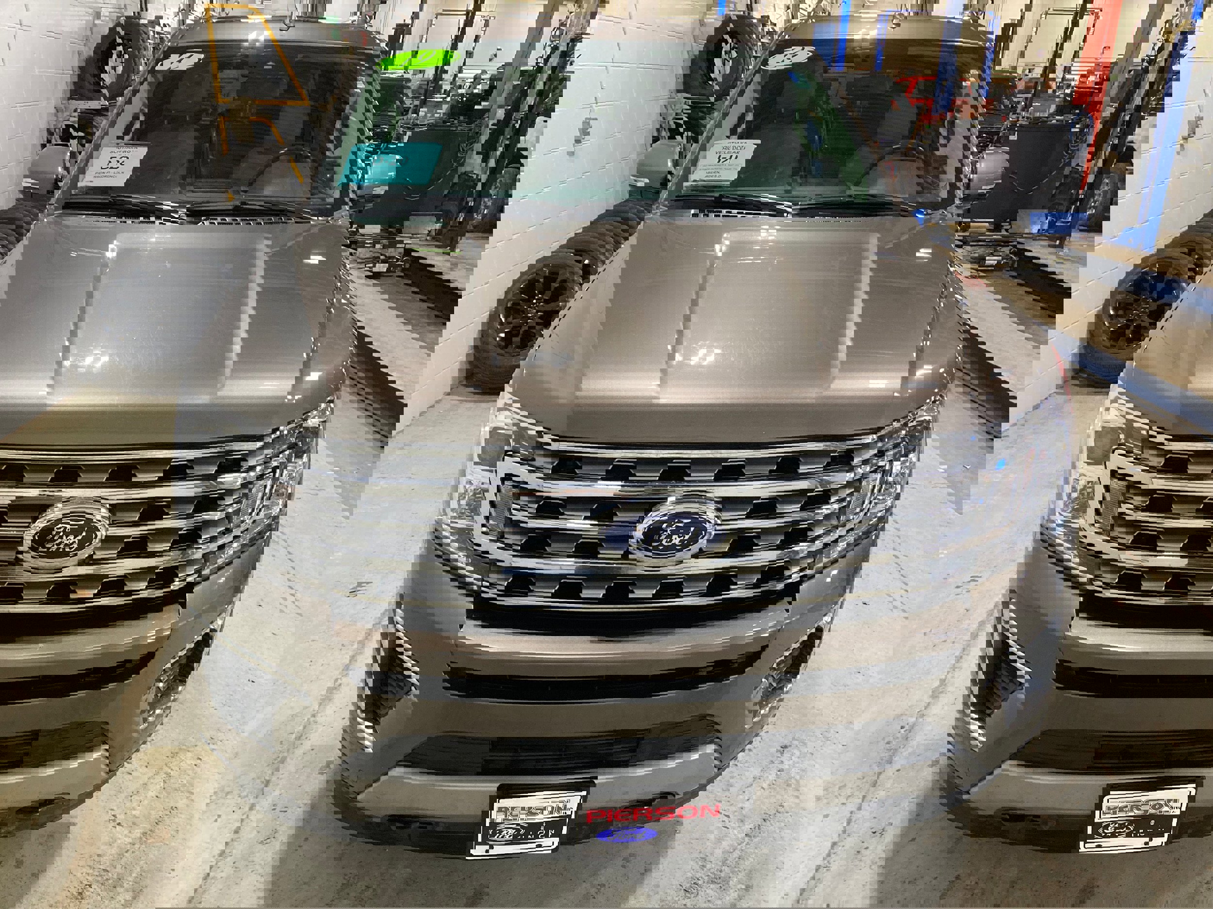 Used 2019 Ford Expedition Limited w/ Equipment Group 301A image 2