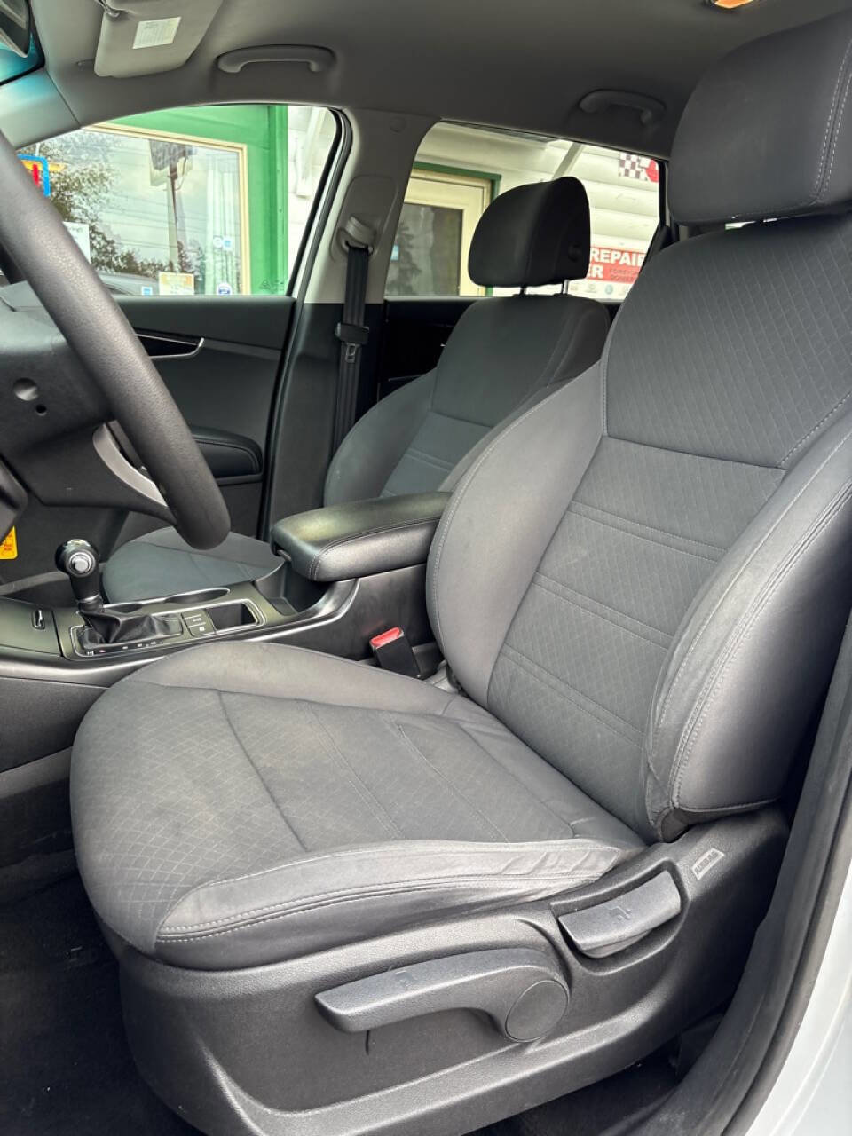 Used 2017 Kia Sorento AWD image 17