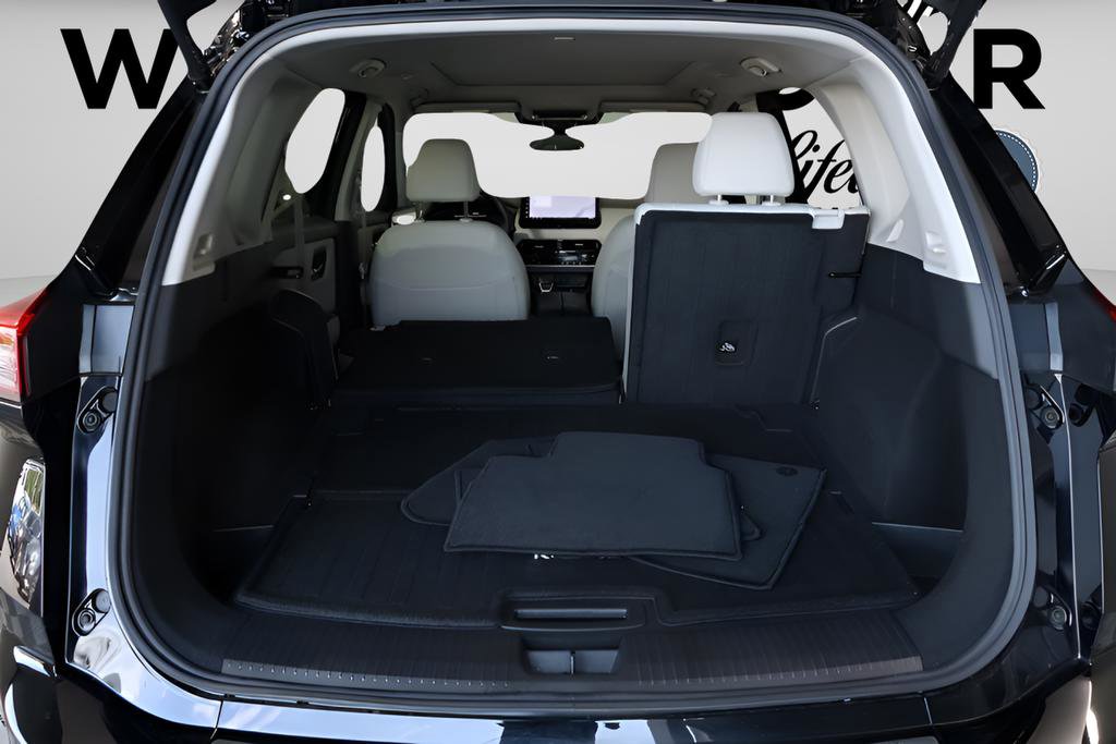 Used 2025 Nissan Rogue SL w/ Tech Package image 28