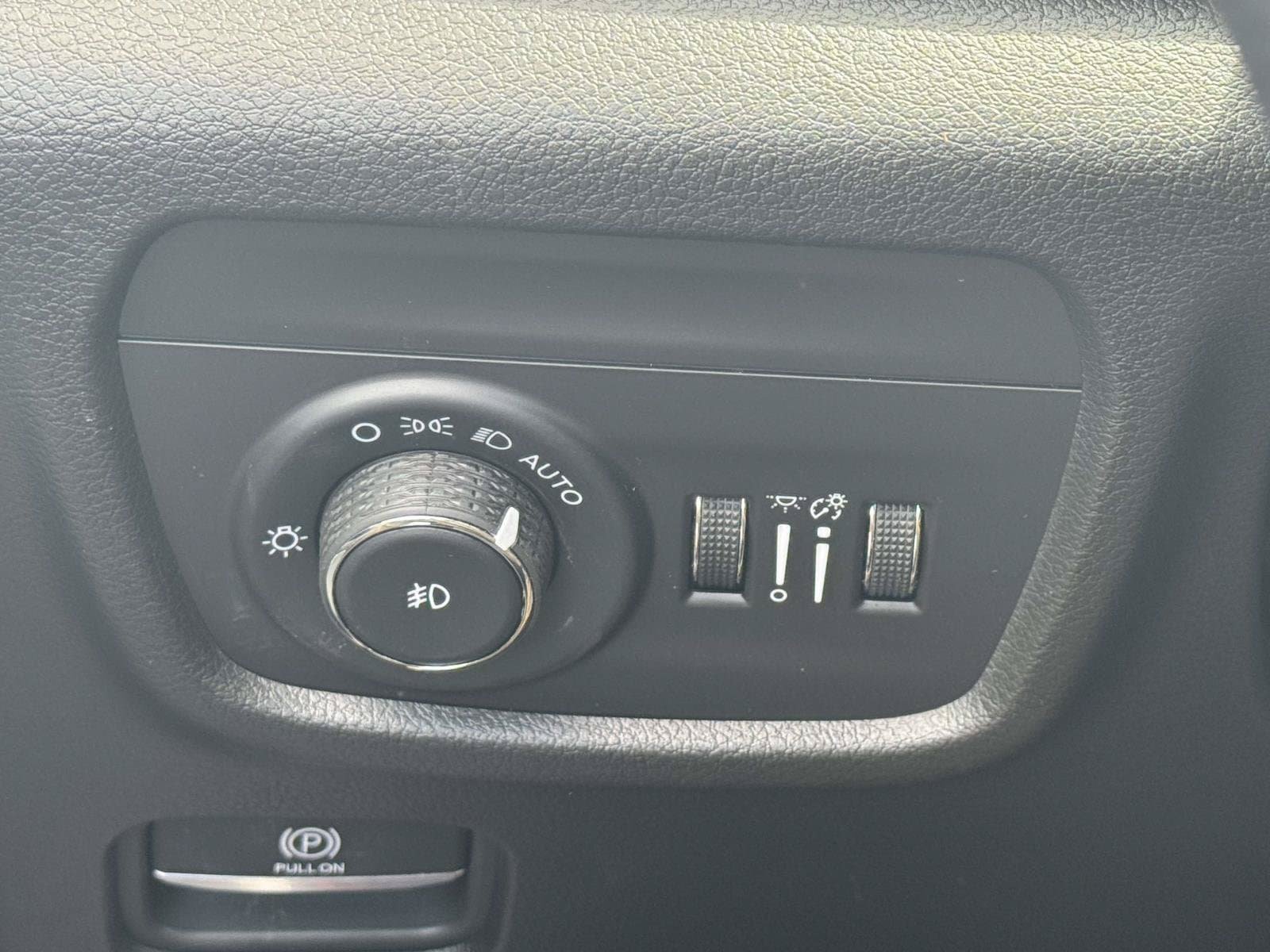 Used 2026 Jeep Grand Cherokee Limited AWD/4WD image 19