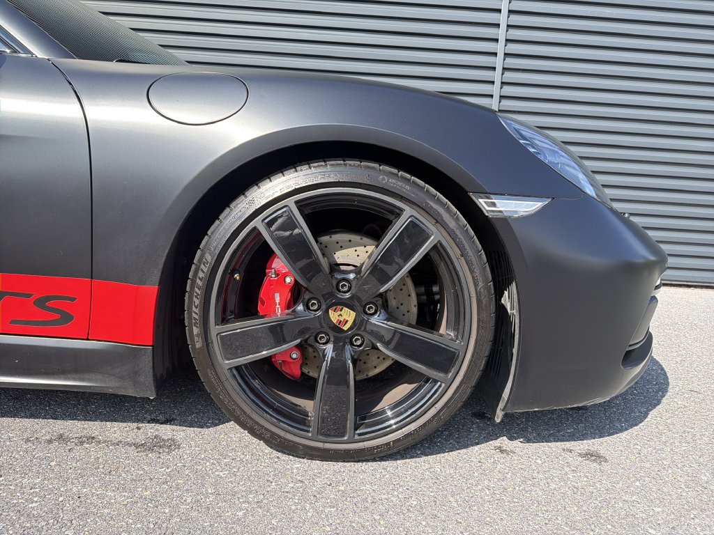 Certified 2025 Porsche 718 Cayman GTS RWD image 7