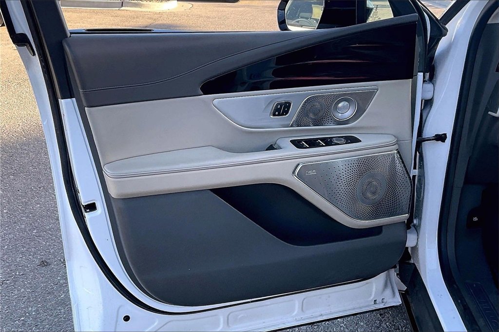 Used 2024 Lincoln Nautilus Reserve w/ Equipment Group 203A image 21