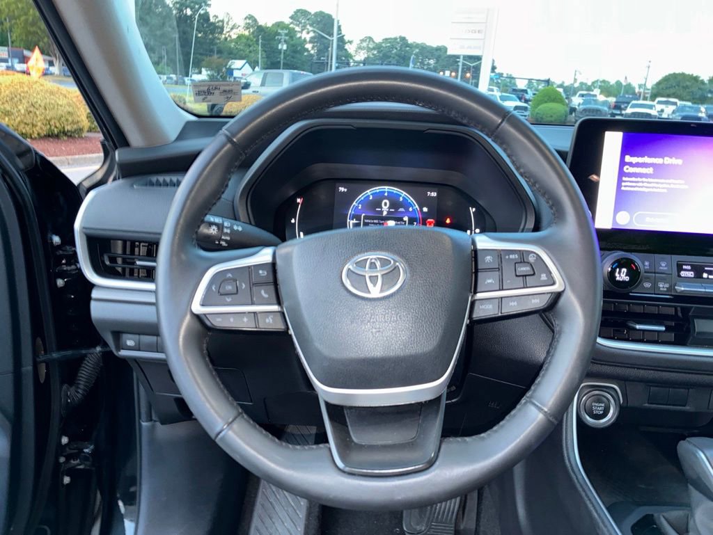 Used 2025 Toyota Grand Highlander AWD image 24