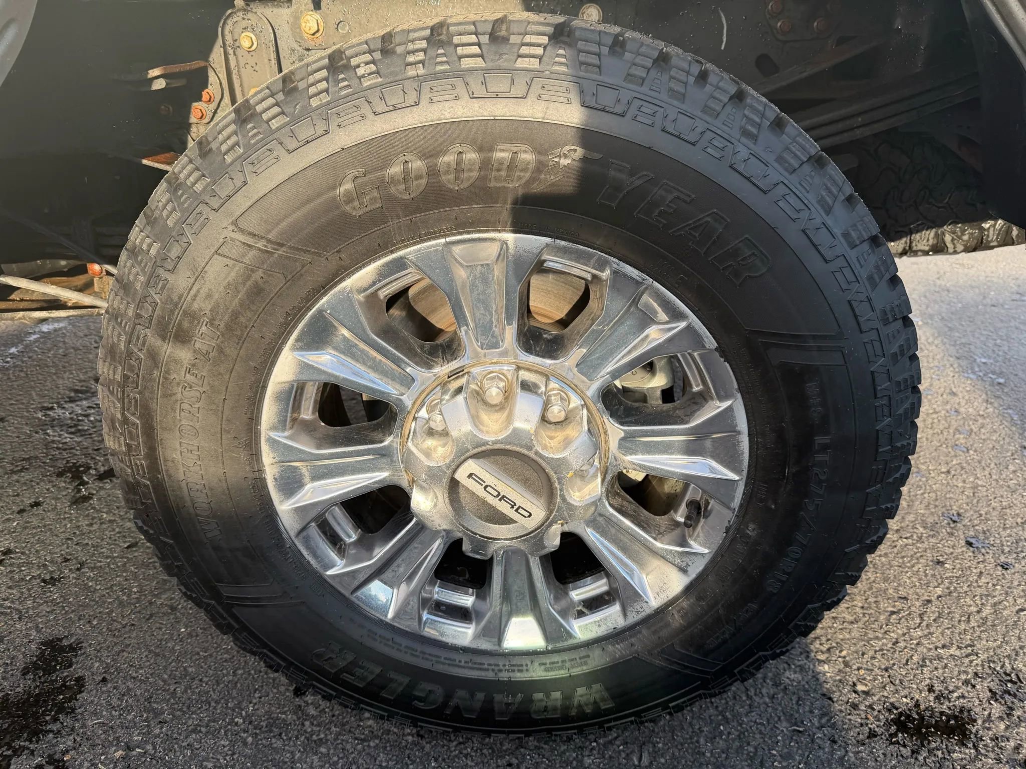 Used 2017 Ford F350 Lariat w/ Chrome Package image 18