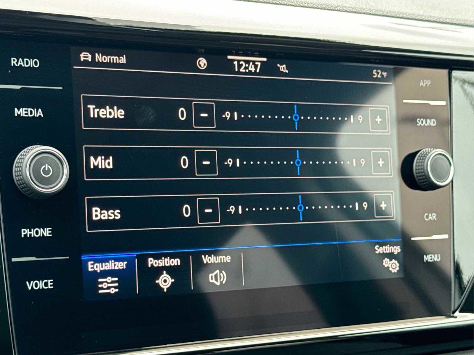 Certified 2024 Volkswagen Taos SE image 46