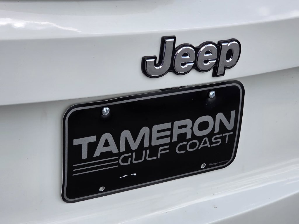 Used 2017 Jeep Renegade Latitude FWD image 22