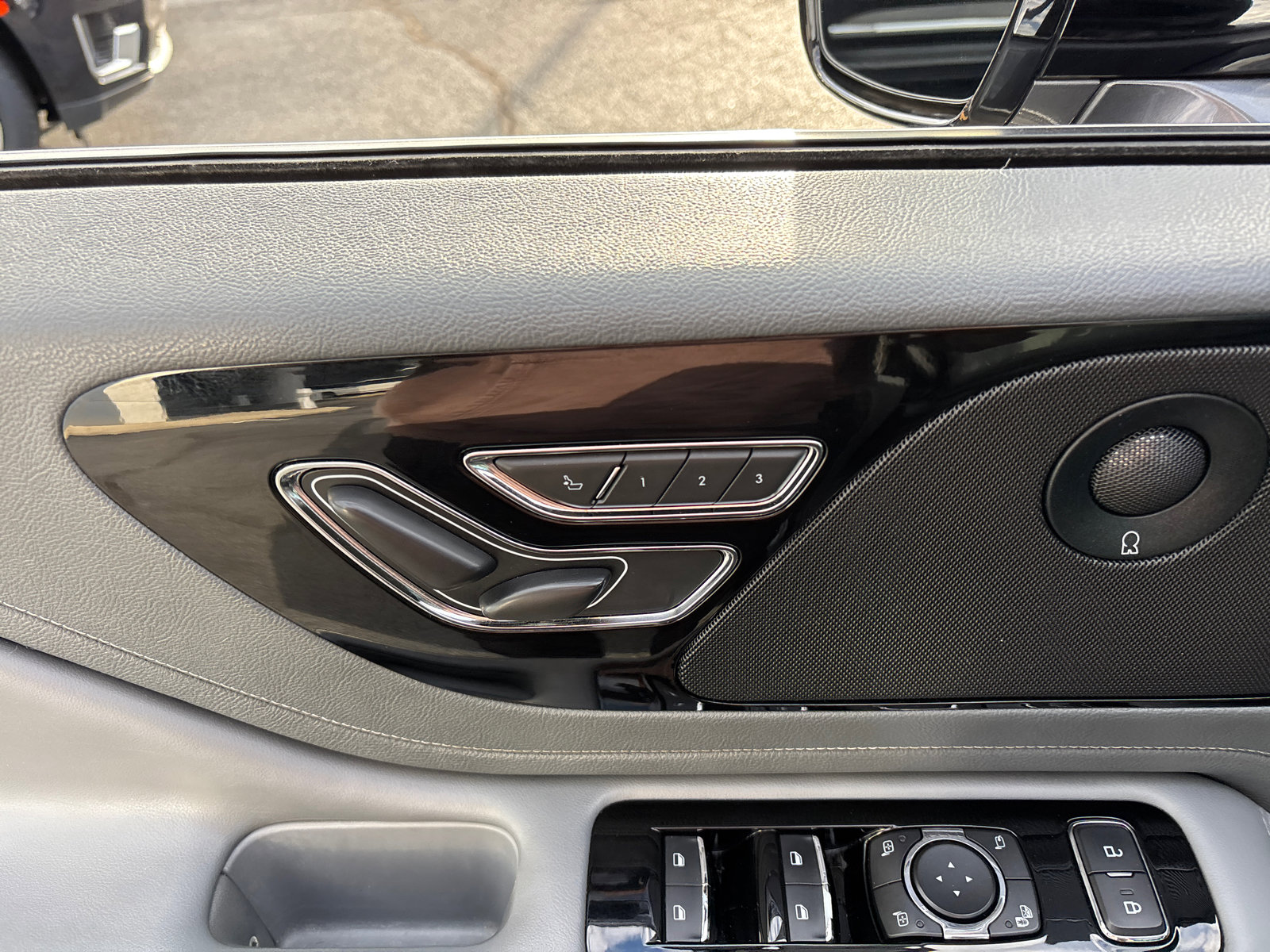 Used 2021 Lincoln Aviator Grand Touring w/ Elements Package Plus image 12